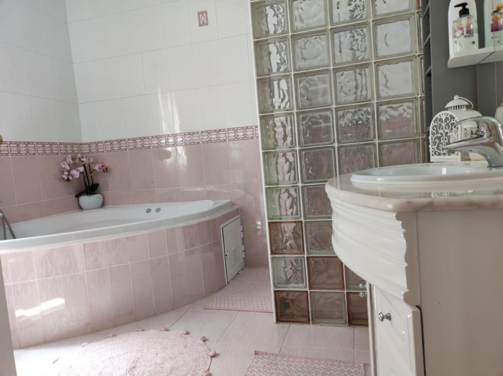 Chateau Angelique Guest House Valencia Luaran gambar