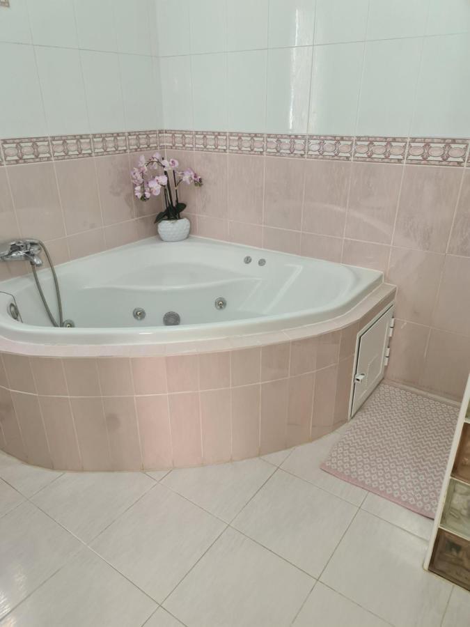 Chateau Angelique Guest House Valencia Luaran gambar